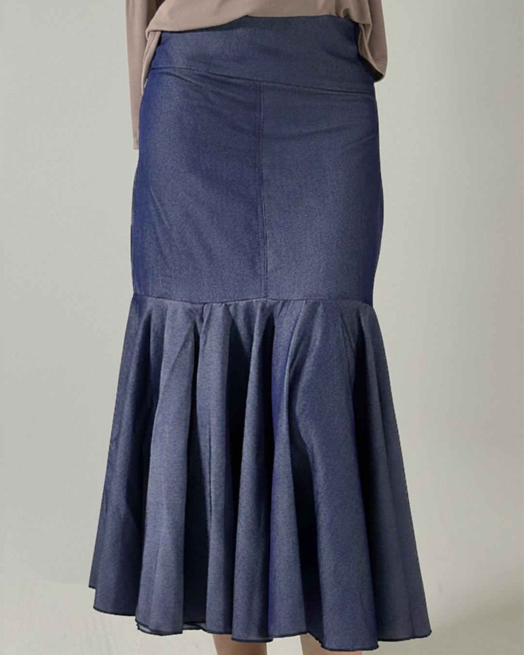 FALDA MEDIA PIERNA CON ABERTURA